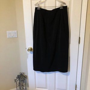 Woman skirt suit